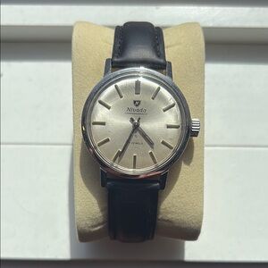 Nivada Men's Silver and Black Watch